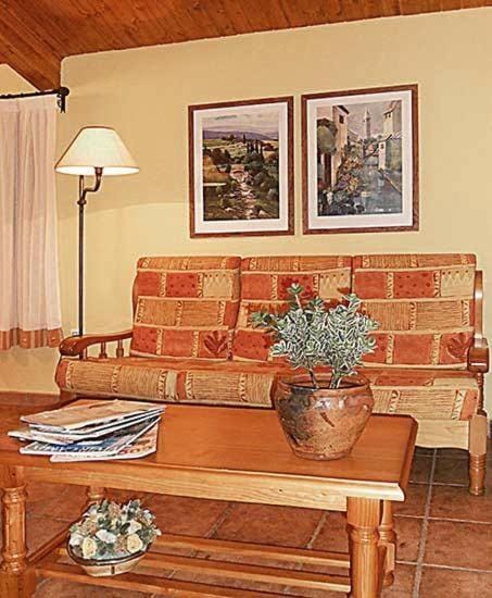 Apartamentos Turismo Rural Casa Santorroman Country House in Catalonia