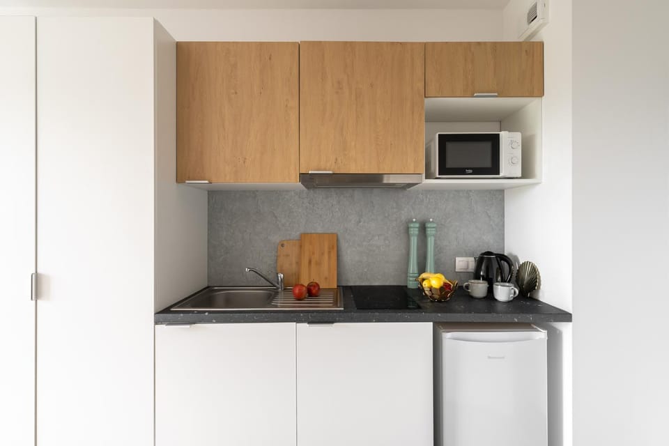 Kitchen or kitchenette, stove