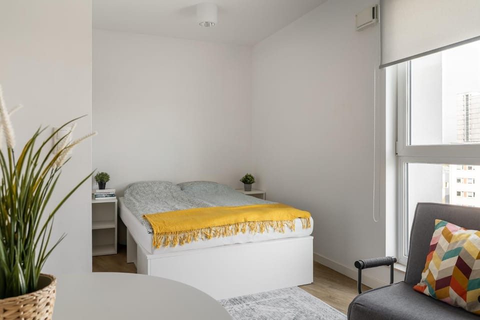 Bed, Photo of the whole room, Seating area, Bedroom