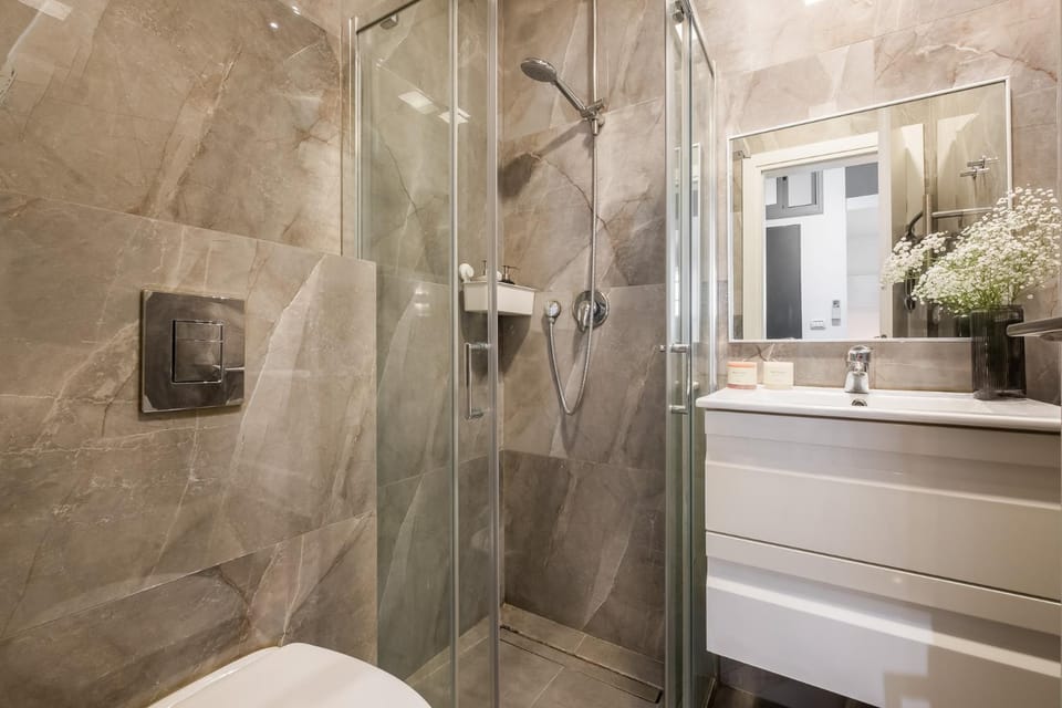 Shower, Toilet, Bathroom