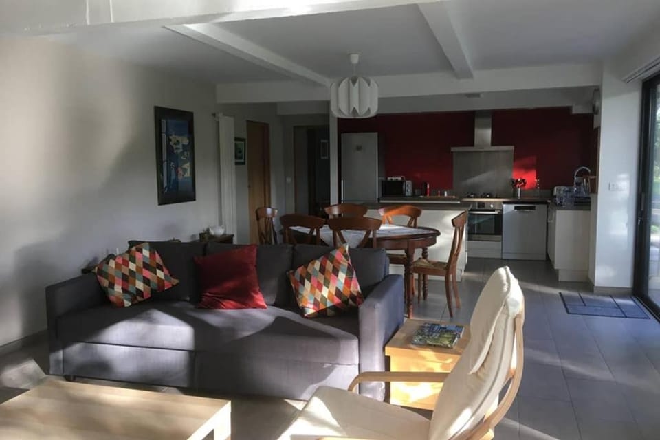 Living room, Seating area, pet friendly