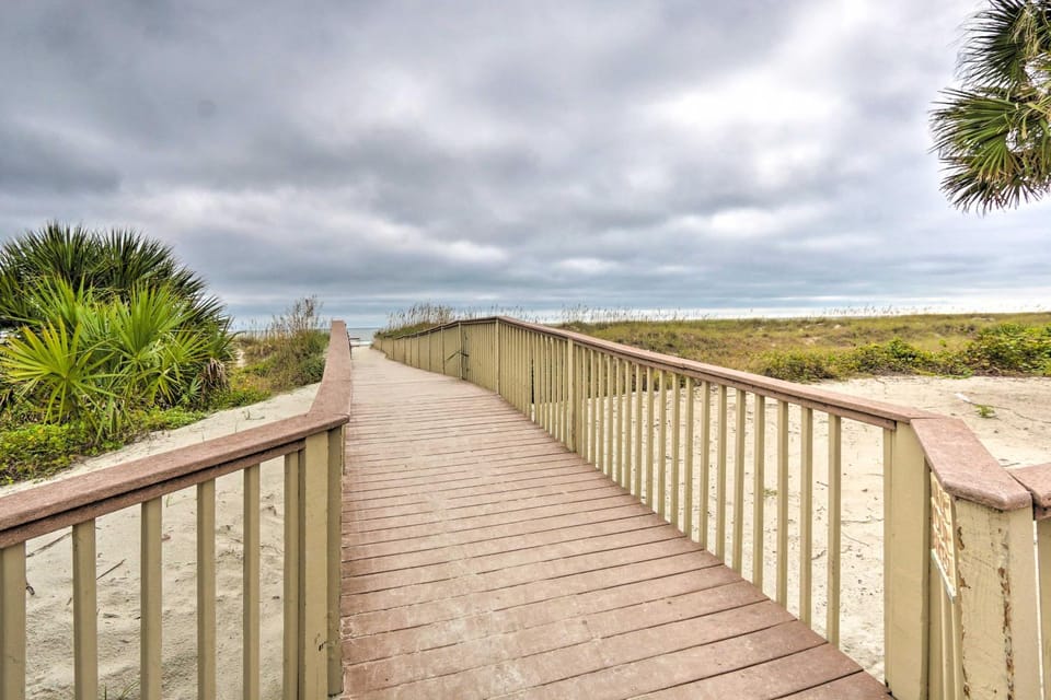 Golf Course Views & Beach Access: Shipyard Villa Villa in Hilton Head Island