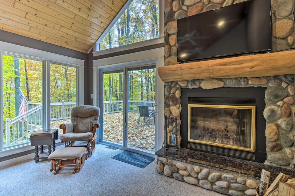 Family Escape - Near Little Traverse Wheelway House in Michigan