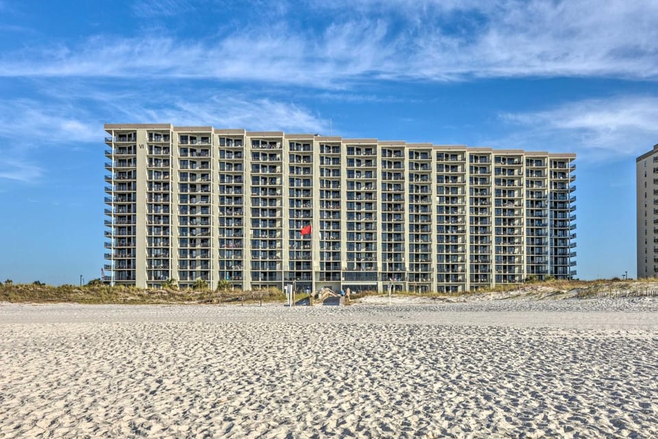 Coastal Orange Beach Condo: Resort + Beach Access! House in Orange Beach