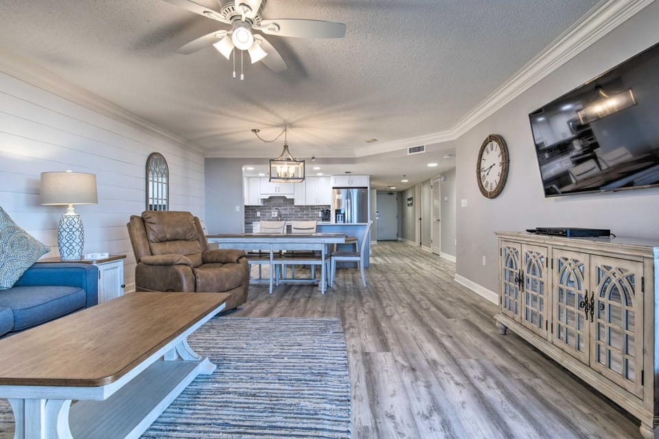 Coastal Orange Beach Condo: Resort + Beach Access! House in Orange Beach