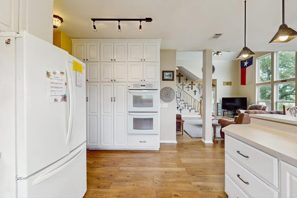 Kitchen or kitchenette, dishwasher, oven, stove, kitchen
