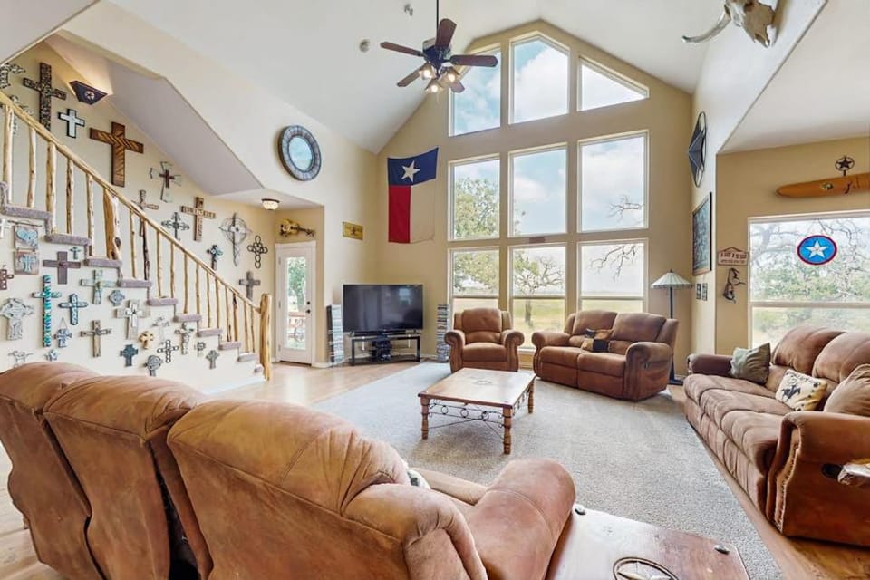 TV and multimedia, Living room, Seating area