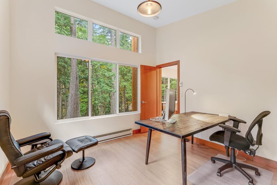 McKinnis Hill Cabin Cabin in Washington