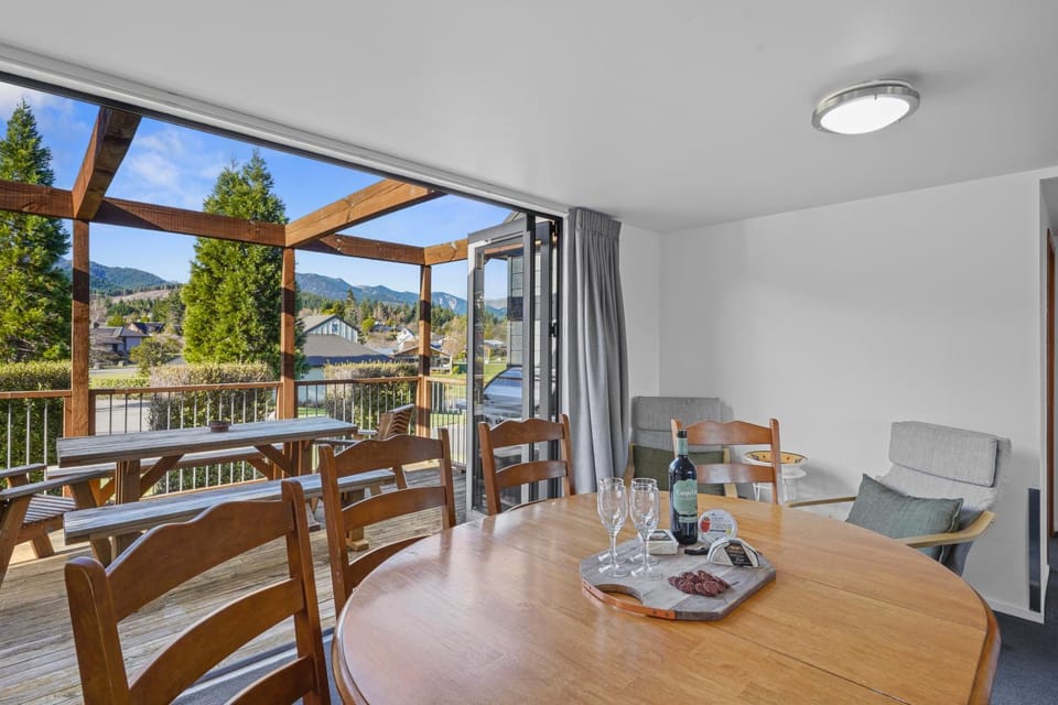 *** LAKE VILLA 465 *** Chalet in Hanmer Springs