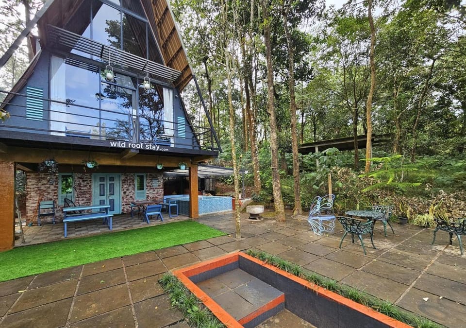 Property building, Patio, Natural landscape, Garden, Garden view