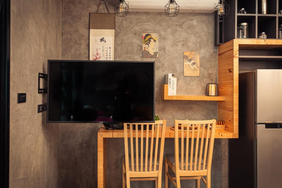 TV and multimedia, hair dresser
