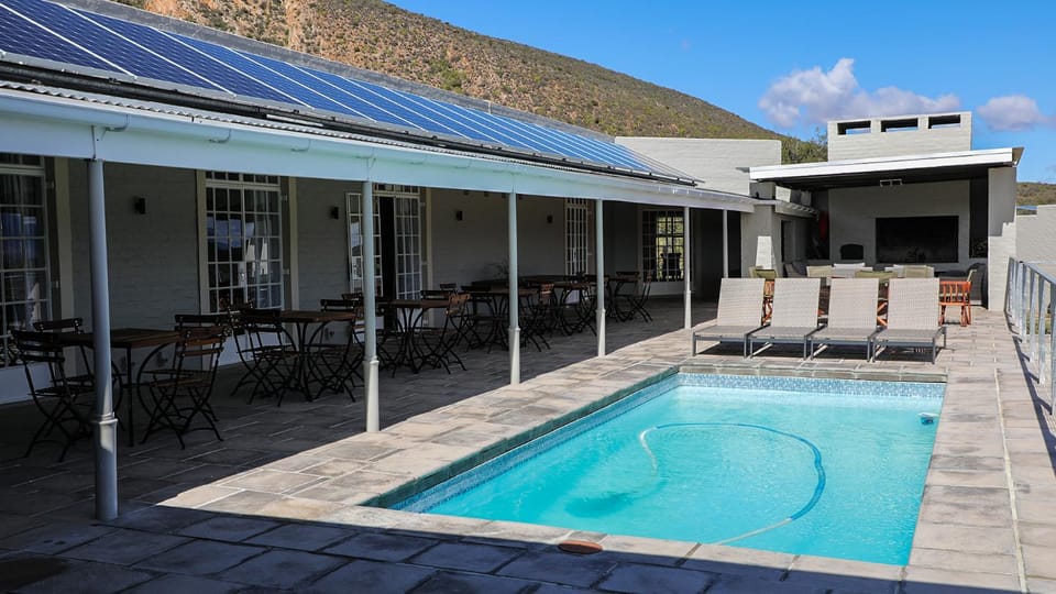 Patio, Restaurant/places to eat, Swimming pool