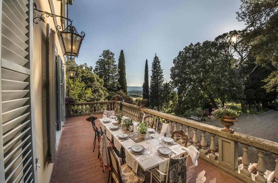 Property building, Day, View (from property/room), Balcony/Terrace, Dining area, Garden view