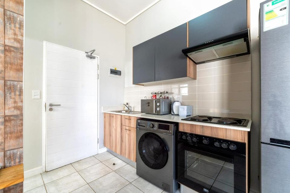 Alimama Spaces: The Manson's Green Creek Studio Apartment in Pretoria