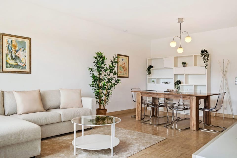 Living room, Seating area, Dining area