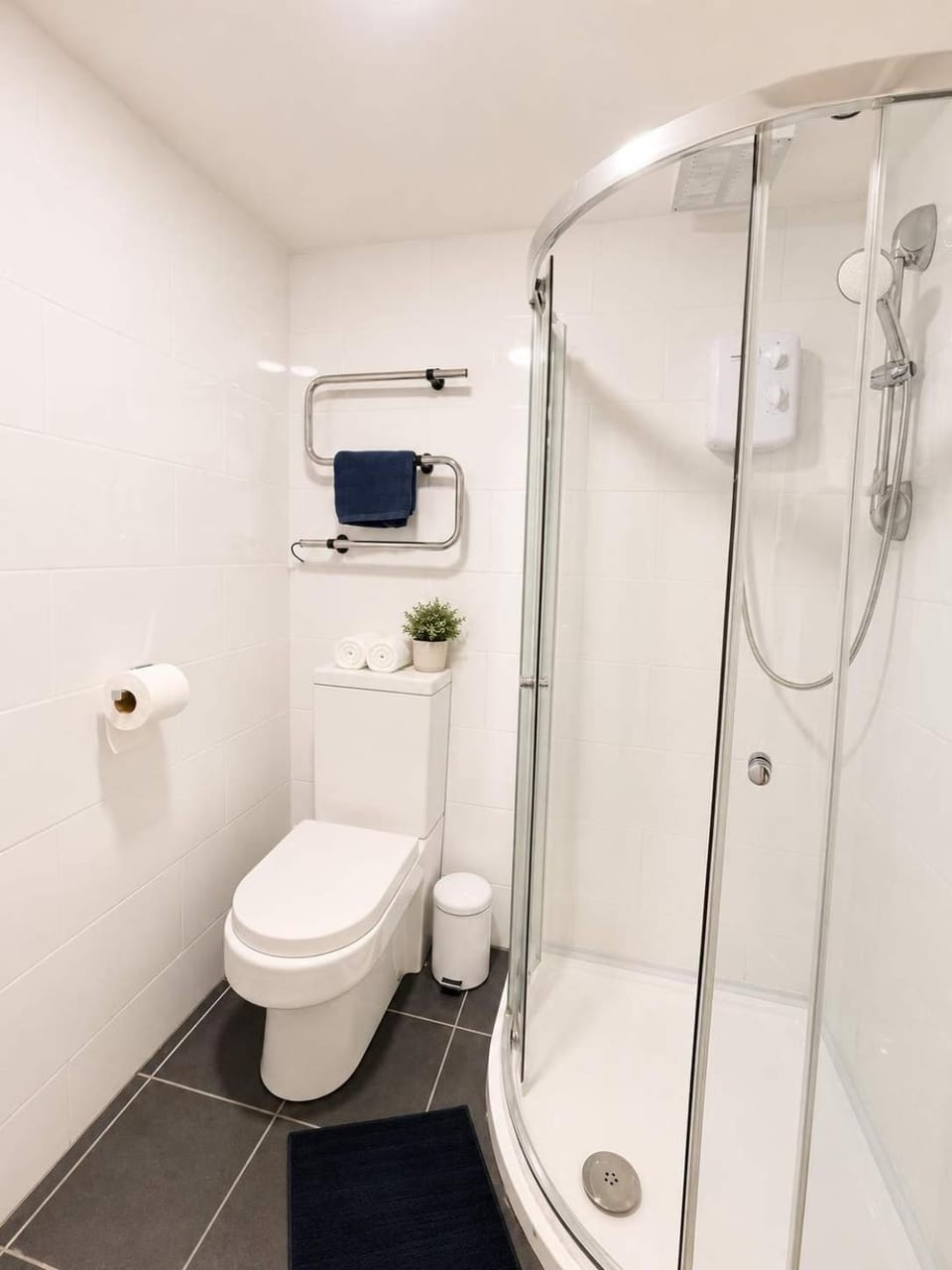 Stylish Modern Apartment For Up To 4 Nr CityCentre Apartment in Cardiff