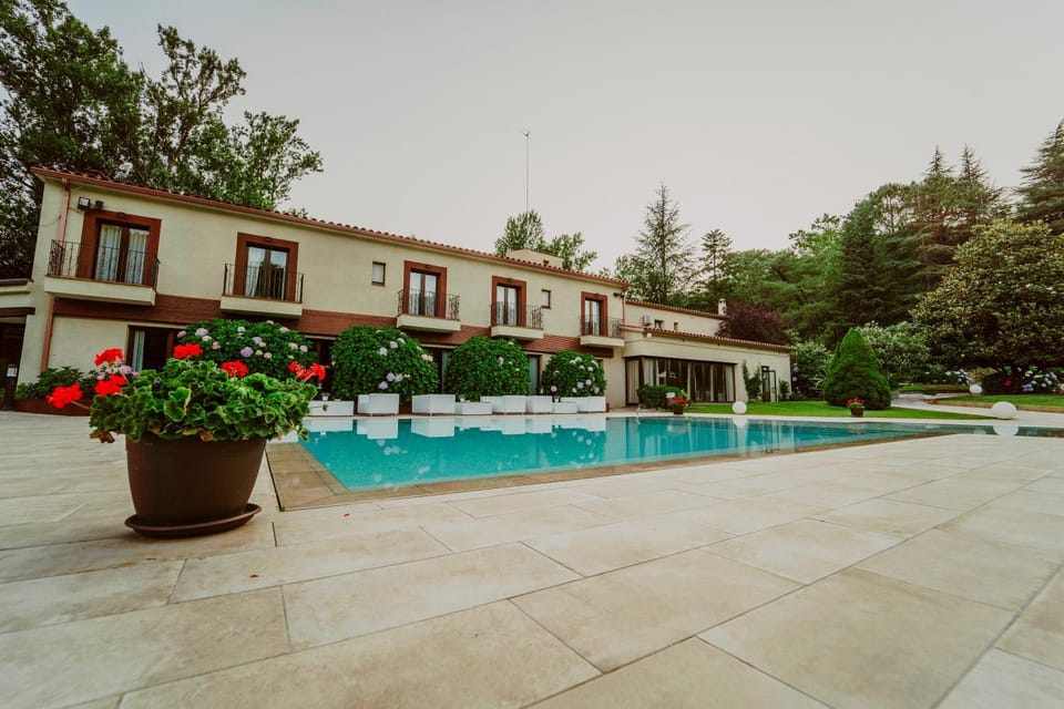 Property building, Spring, Day, Garden, Garden view, Pool view, Swimming pool