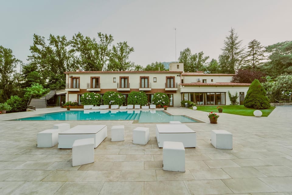Property building, Patio, Garden view, Swimming pool