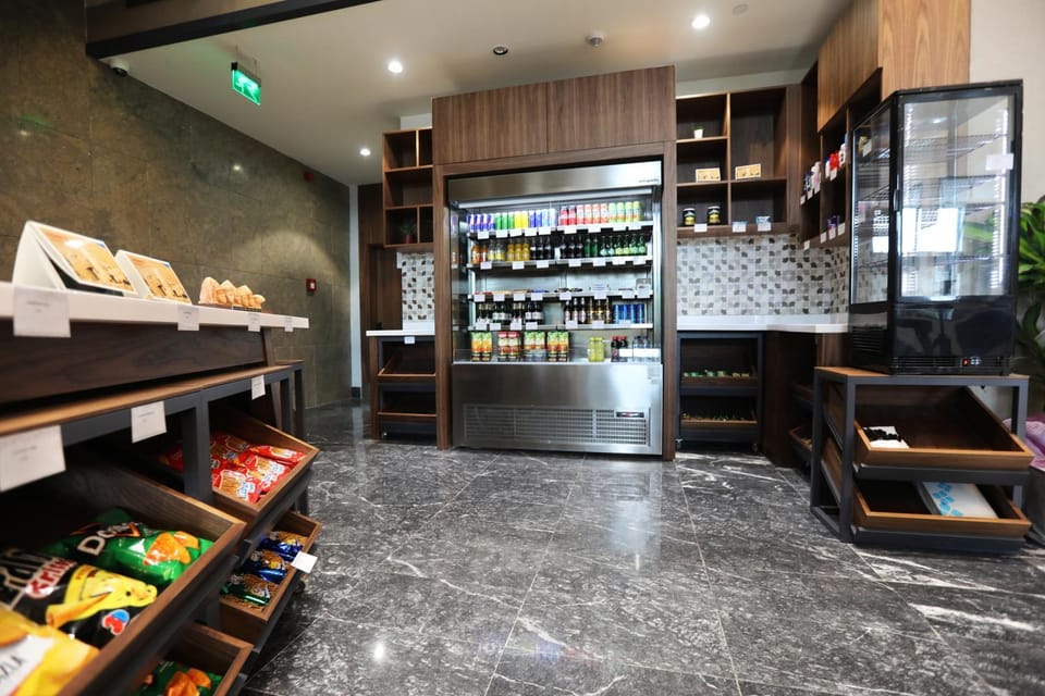 Supermarket/grocery shop