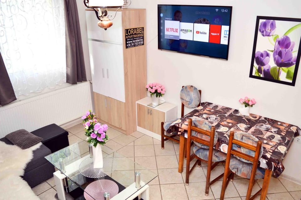 Lorabel Apartmanház Hévíz Apartment in Hévíz