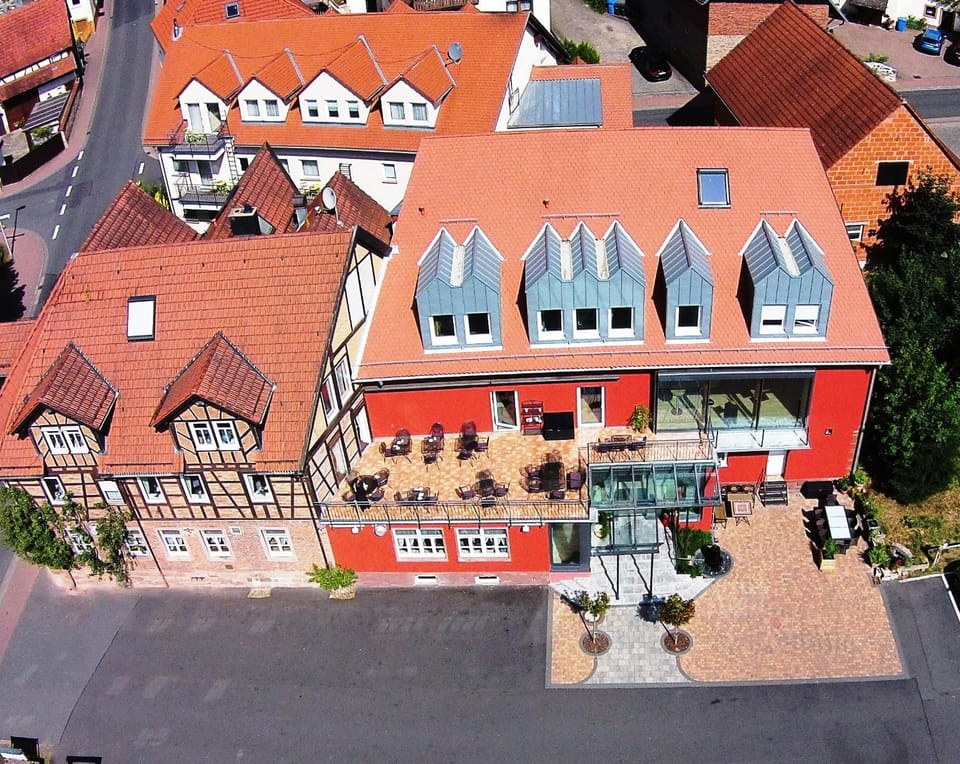 Facade/entrance, Bird's eye view