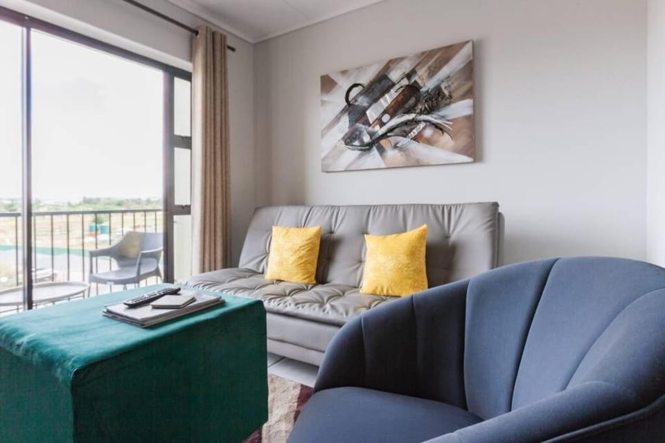 Alimama Spaces: The Manson's Green Creek Apartment in Pretoria