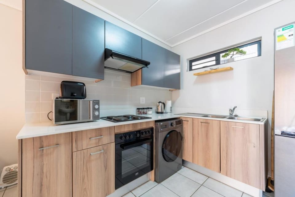 Alimama Spaces: The Manson's Green Creek Apartment in Pretoria