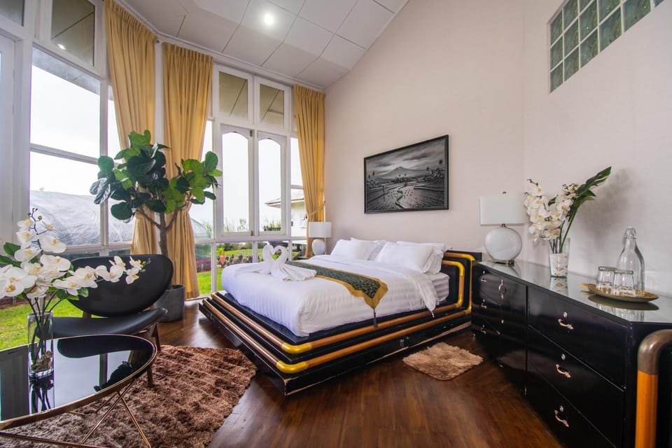 Bed, Photo of the whole room, Bedroom, VIP