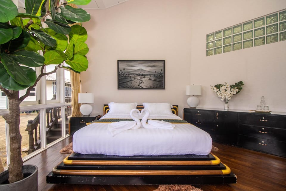 Bed, Photo of the whole room, Bedroom, VIP