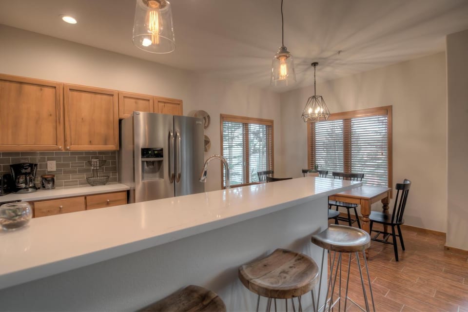 Los Pinos Pine Bough Condo: Walk to the Lifts, Close to Town Apartment in Breckenridge