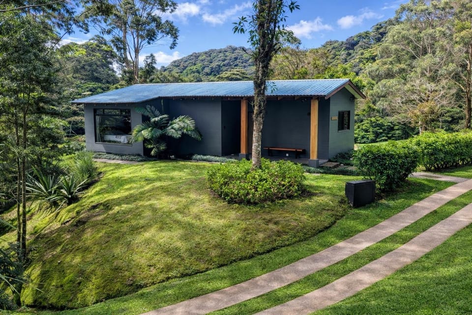 Olingo Monteverde - Stunning Home Near Adventure Parks House in Monteverde