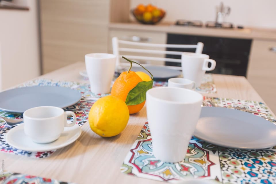 Kitchen or kitchenette, Communal kitchen