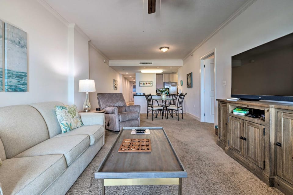 Sunny Beachfront Biloxi Condo w/ Resort Amenities! House in Biloxi