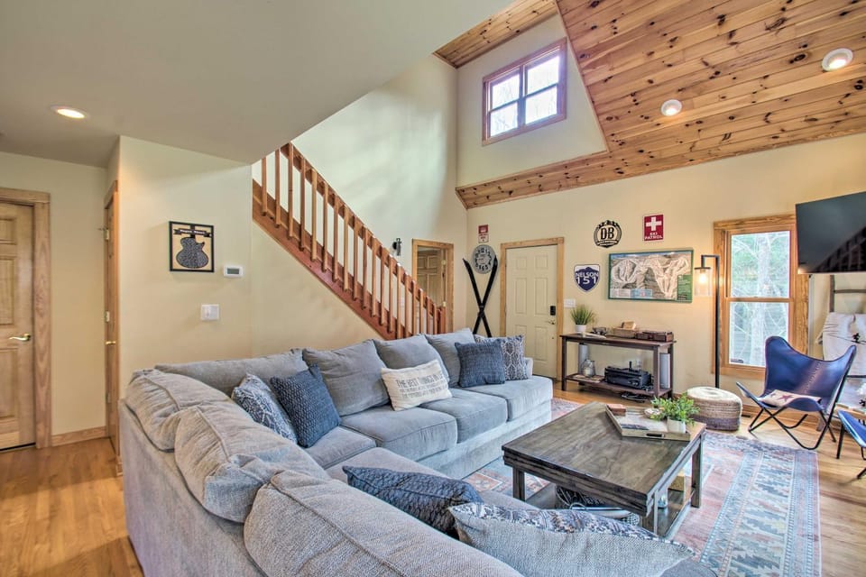Wintergreen Resort Cabin: Near the Slopes! Cabin in Nelson County