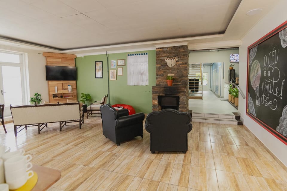 Communal lounge/ TV room, TV and multimedia, Living room, Seating area