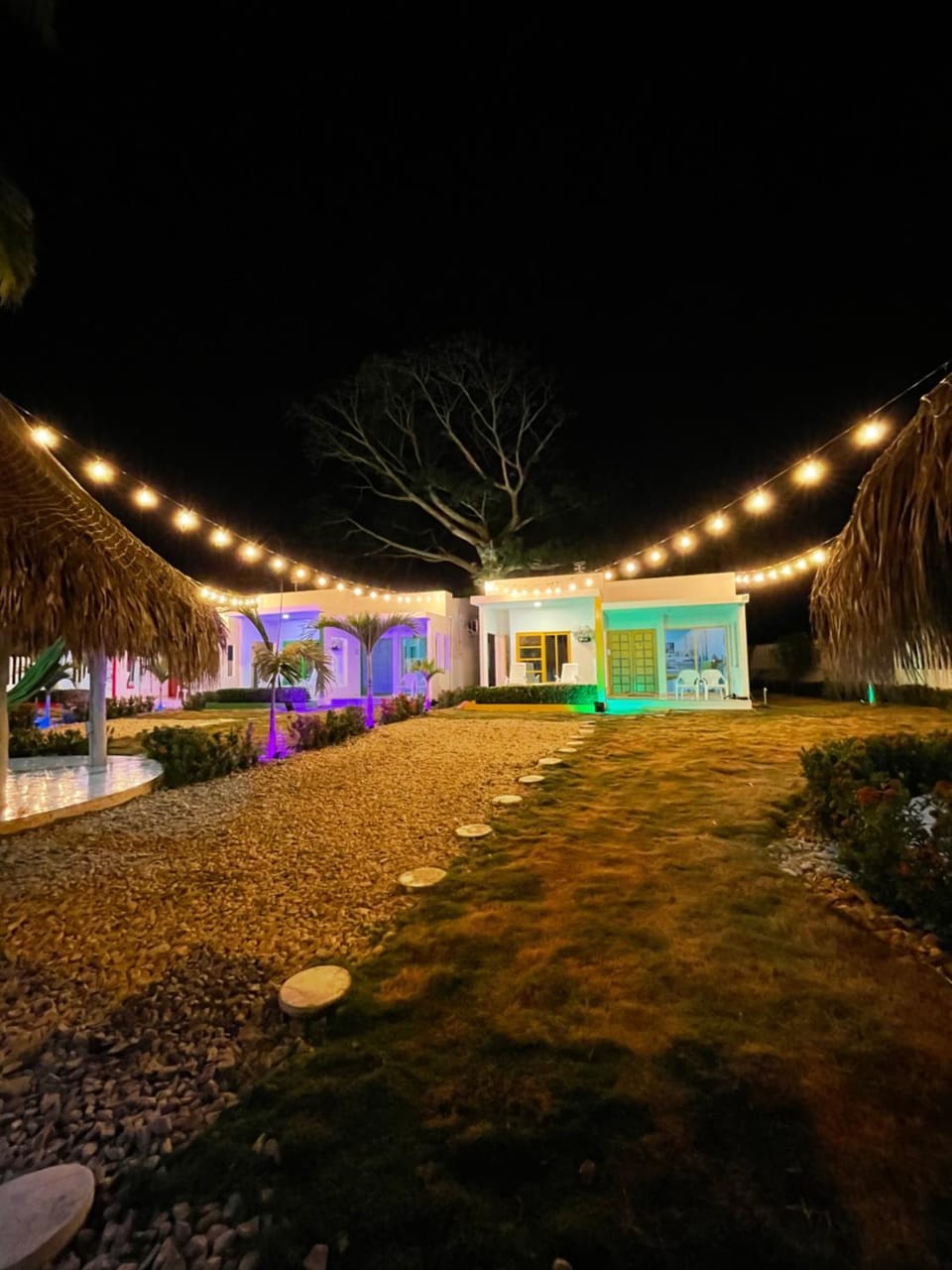 Bahia Tropical Sandia Kiwi Piña House in Sagoc