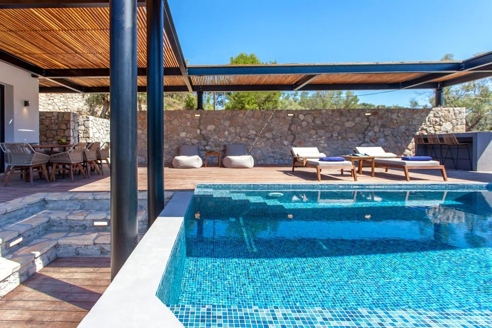 Property building, Area and facilities, Swimming pool