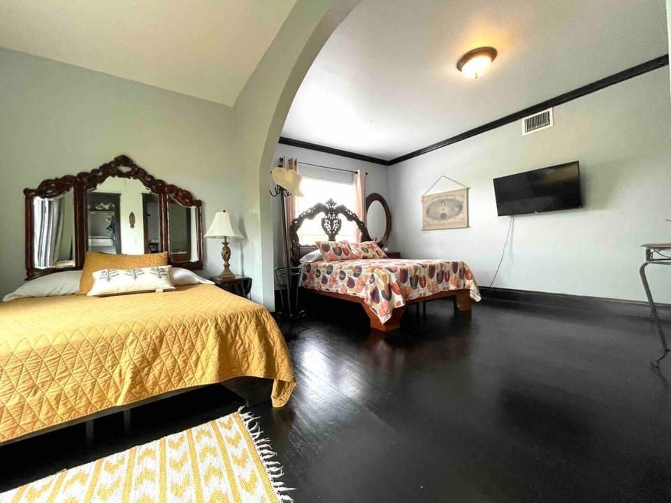 Heavenly Suite in Little Havana Free Parking Vacation rental in Coral Gables