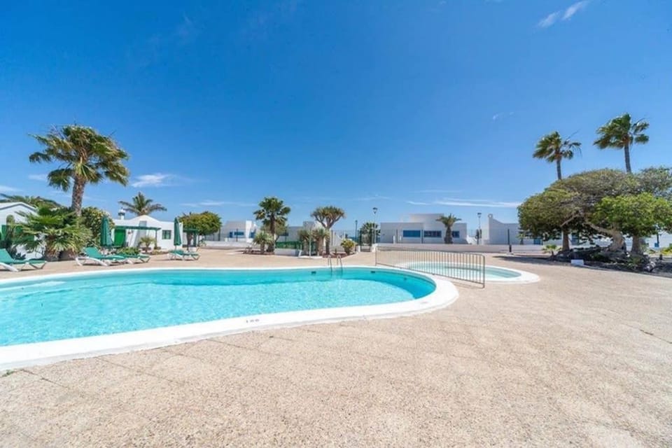 Bandama 14! 2 Bedroom Newly Renovated Bungalow, Los Pocillos, Puerto Del Carmen. House in Puerto del Carmen