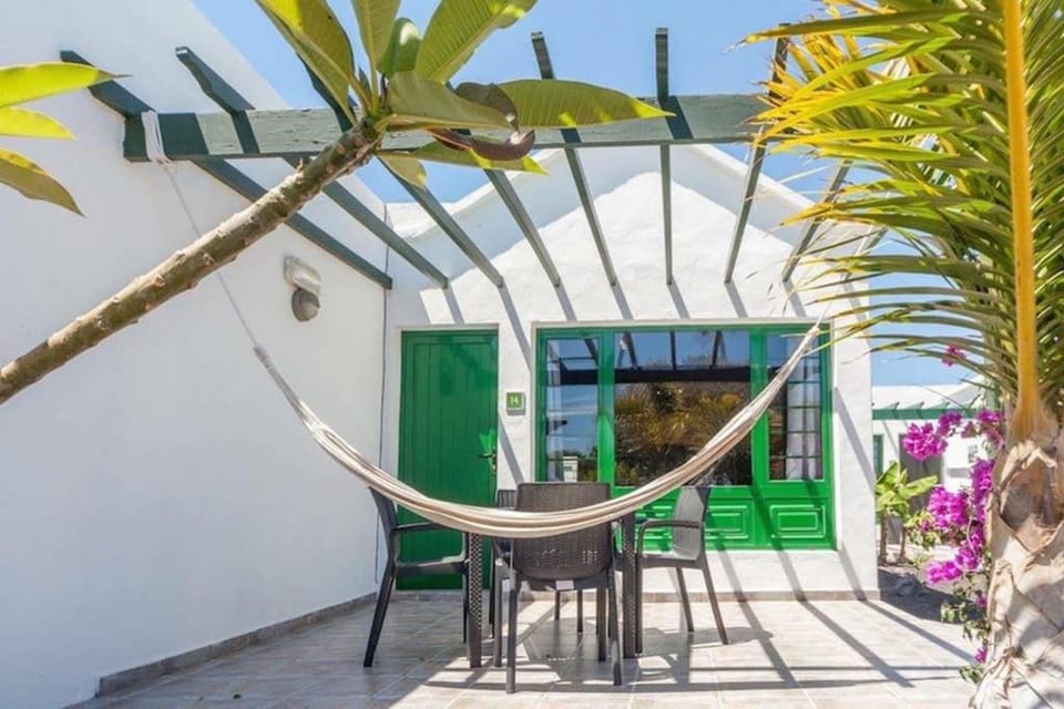 Bandama 14! 2 Bedroom Newly Renovated Bungalow, Los Pocillos, Puerto Del Carmen. House in Puerto del Carmen