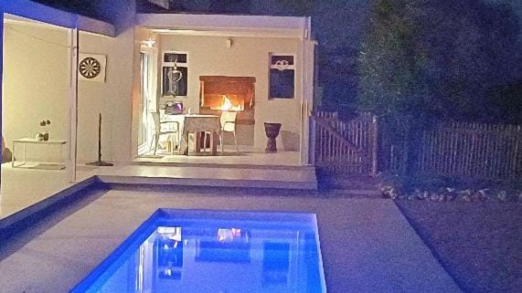HIDDEN GEM A unique Golf Estate, Game Reserve north facing 6 sleeper 3 en suite bedrooms with 12m Solar Warmed Lap Pool House in Western Cape