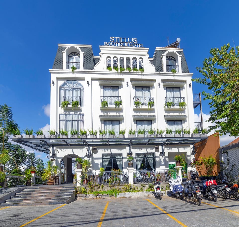 Property building, Day, Location, Parking