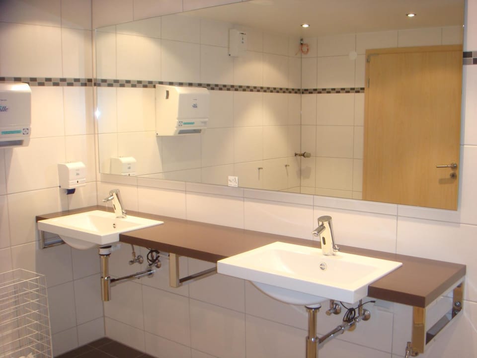 Toilet, Internal: Not applicable to any particular room