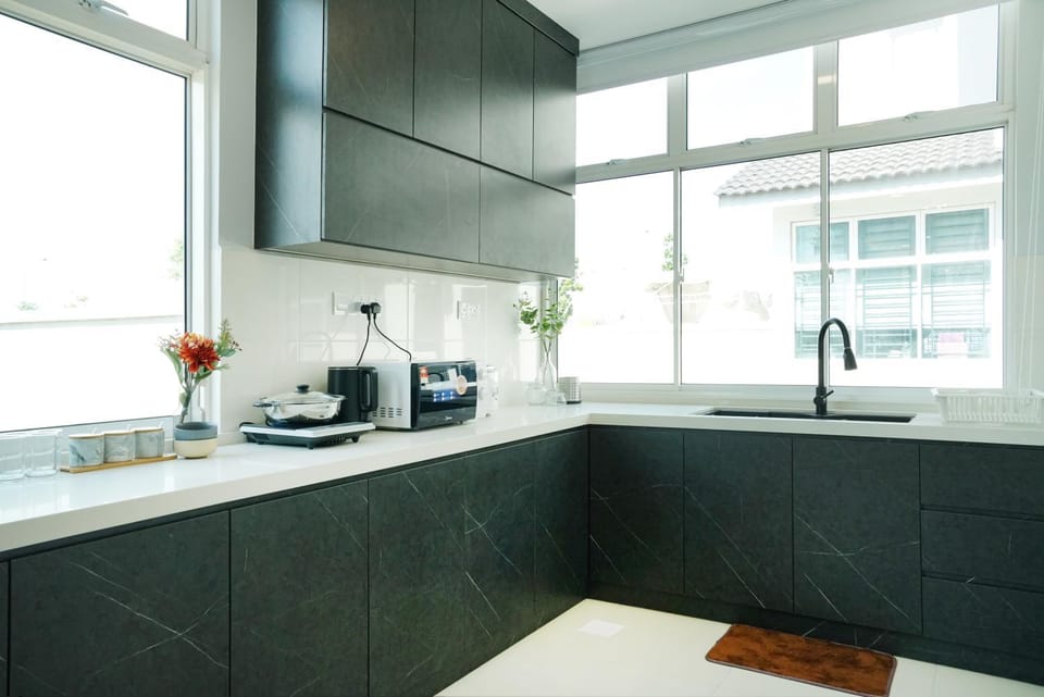 Kitchen or kitchenette