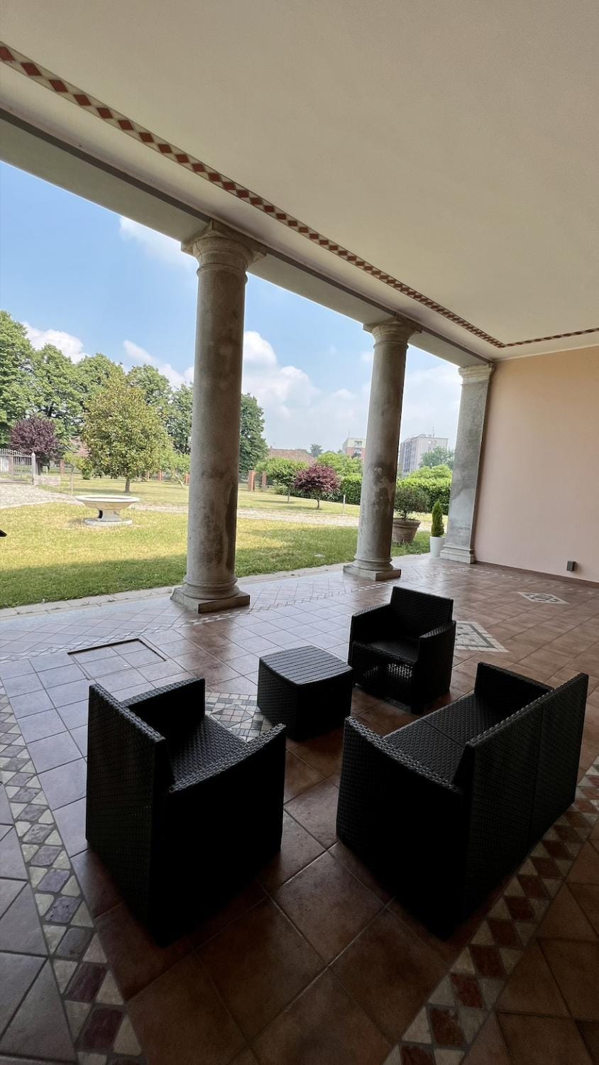 Suites Mansion Apartment in Lombardy