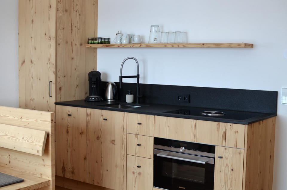 Kitchen or kitchenette, Dining area, Food