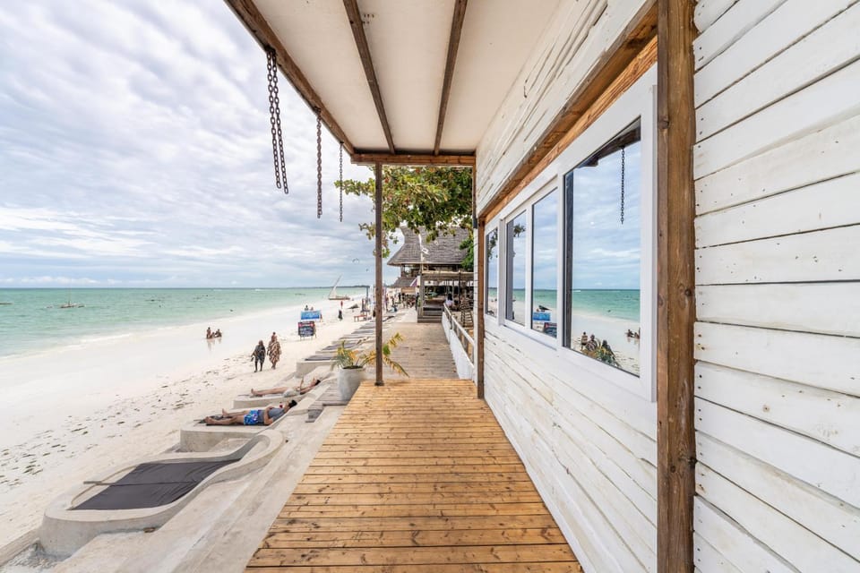View (from property/room), Balcony/Terrace, Beach