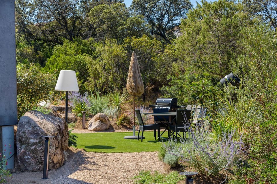 BBQ facilities, Garden, Dining area