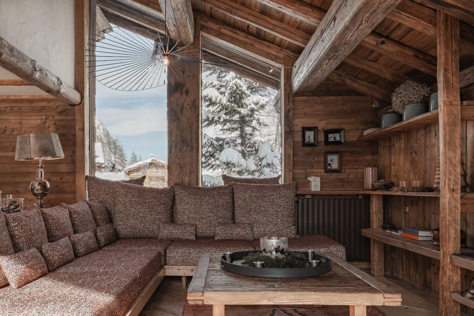 Living room, Seating area, Mountain view
