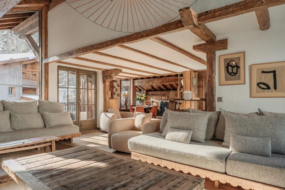 Living room, Seating area